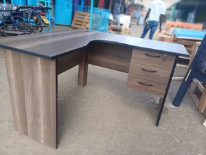 Adaptable 1.2m*1.2m Modern Lshaped Office Desk Offers