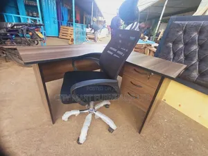 Compact 1.2m*1.2m Modern Lshaped Office Desk+Headrest Chair Offers