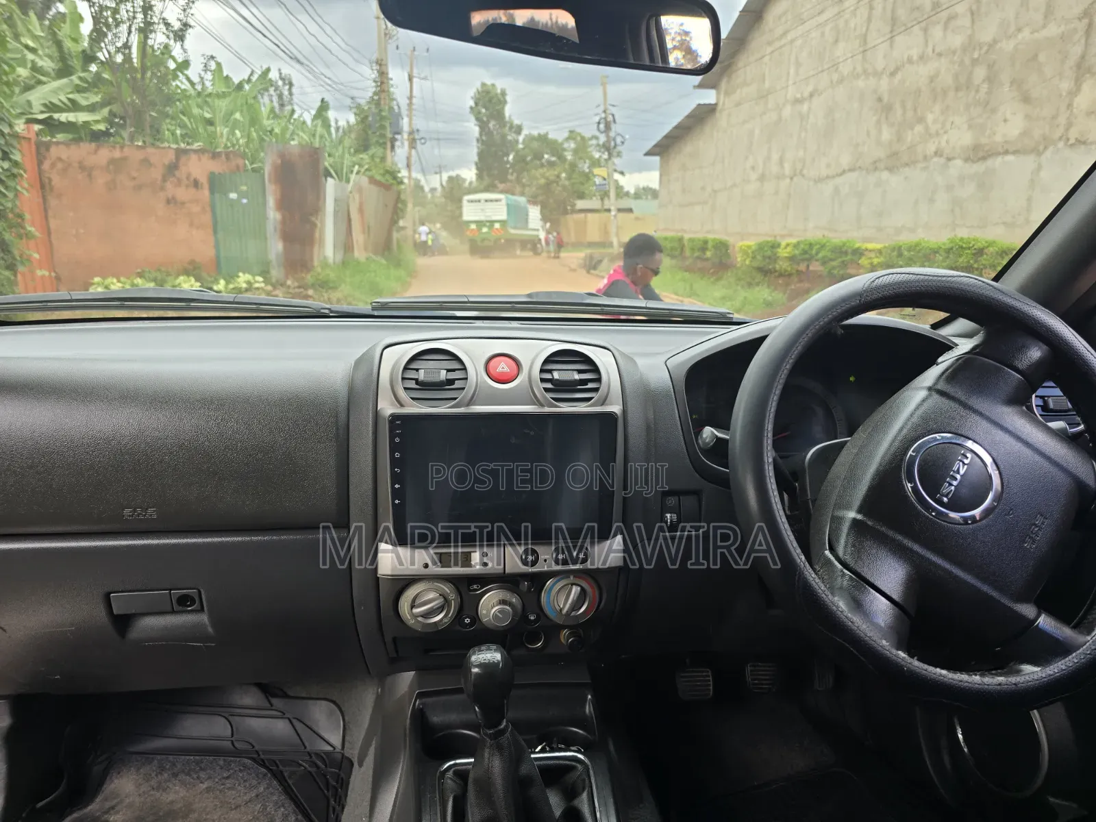 Isuzu D-MAX 2011 Blue