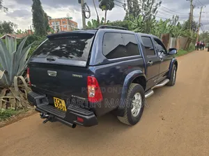 Isuzu D-MAX 2011 Blue