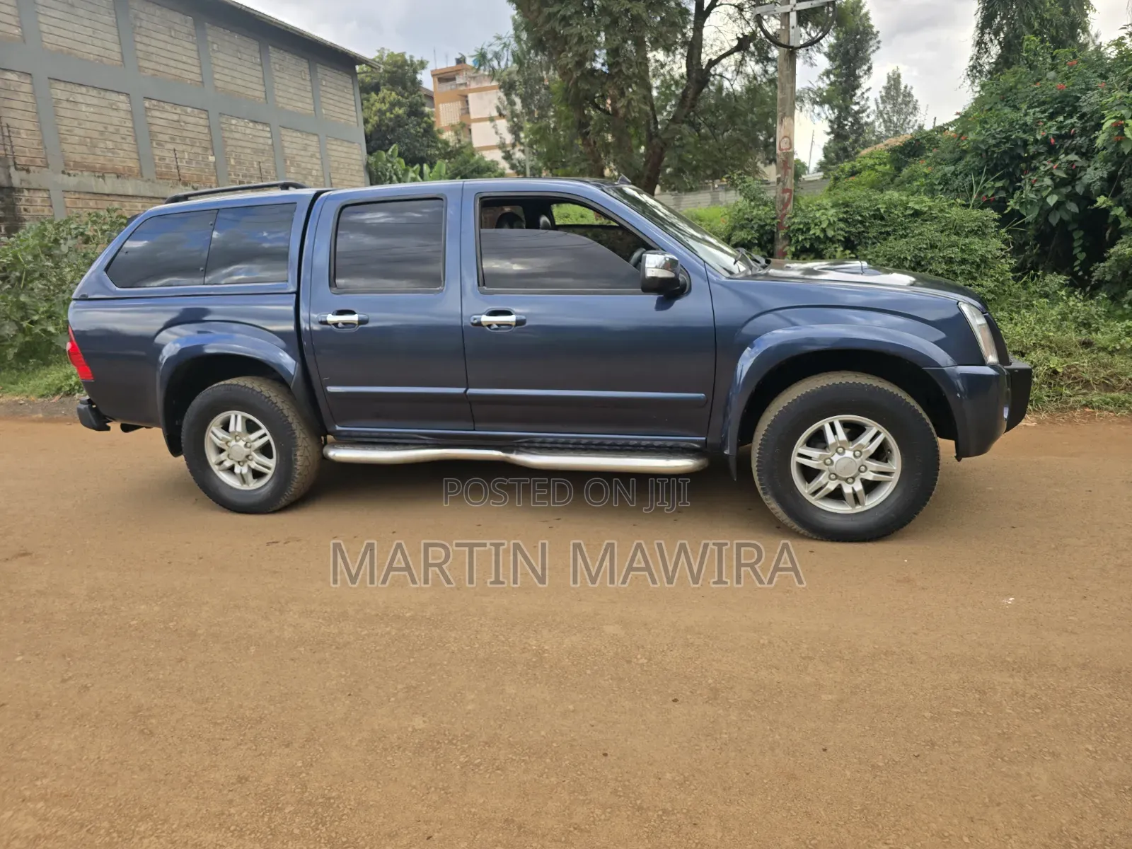 Isuzu D-MAX 2011 Blue