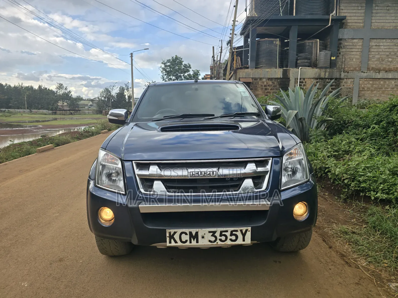 Isuzu D-MAX 2011 Blue