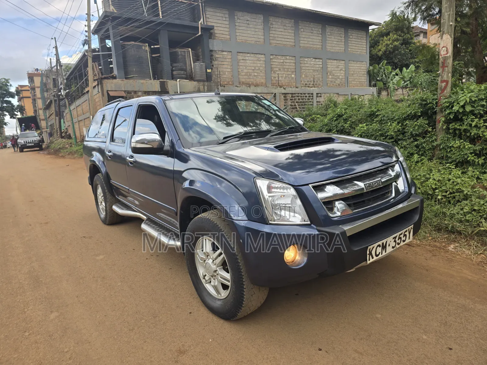 Isuzu D-MAX 2011 Blue