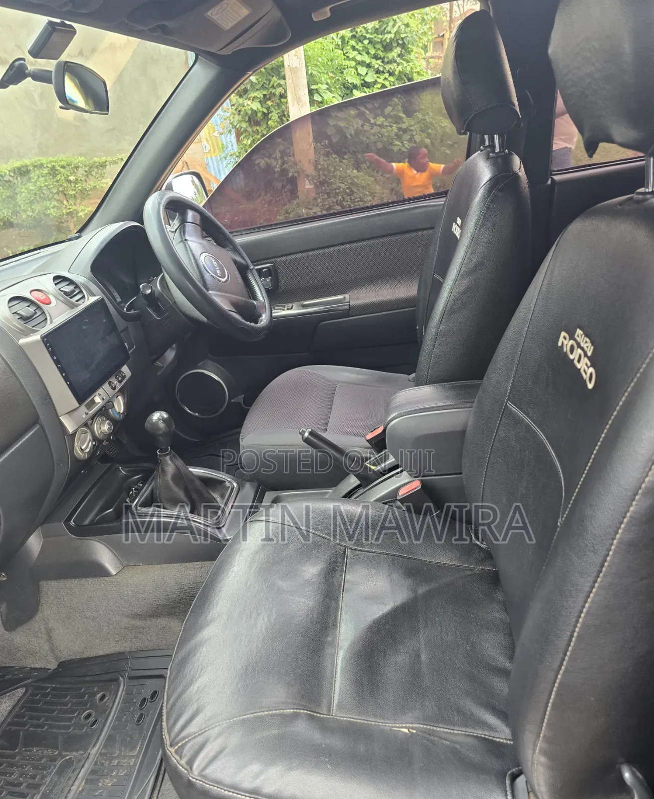 Isuzu D-MAX 2011 Blue