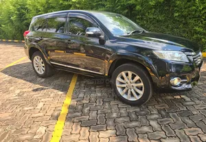 Toyota Vanguard 2012 Black