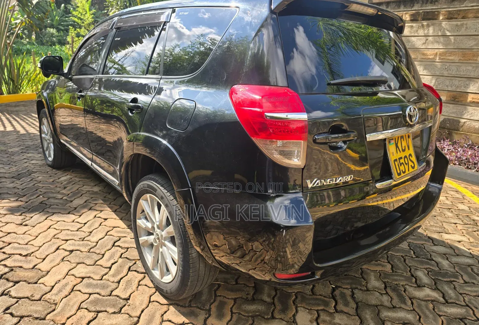 Toyota Vanguard 2012 Black