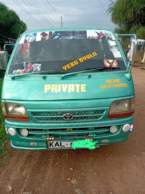 Toyota HiAce 1999 Green