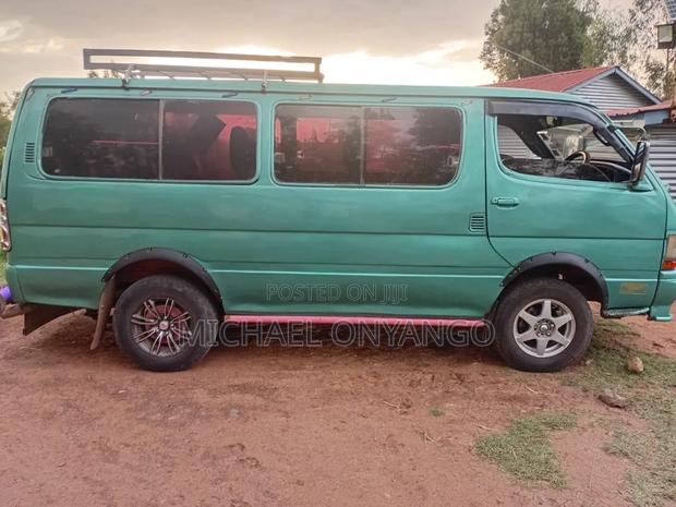 Toyota HiAce 1999 Green - thumbnail 2