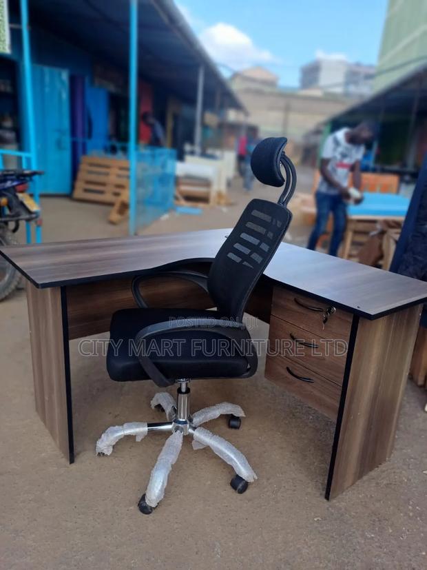 Efficient 1.2m*1.2m Modern Lshaped Office Desk+Headrest Chair Offers