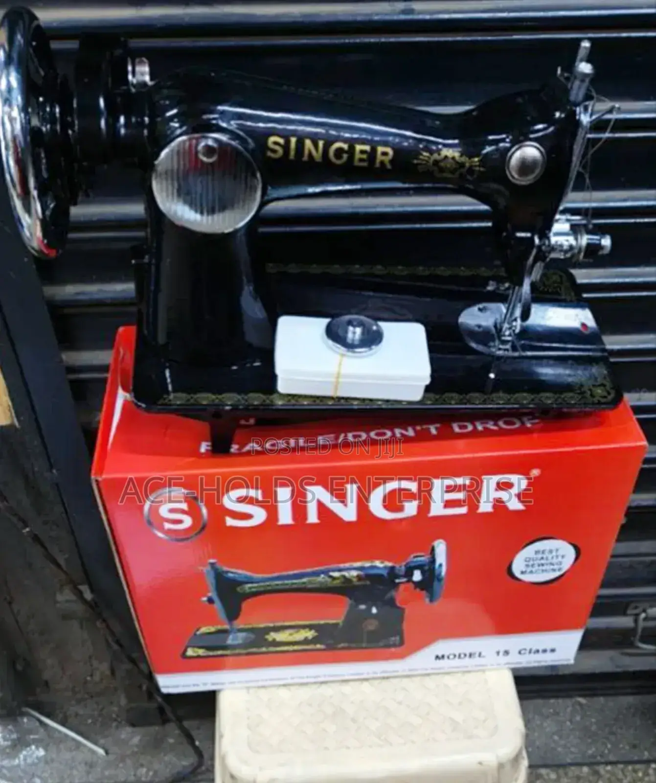 Singer Quality Sewing Machine - Model:15
