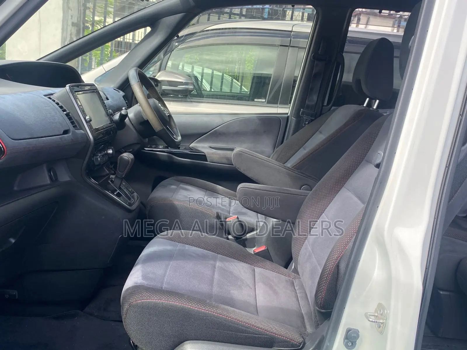 Nissan Serena 2019 White
