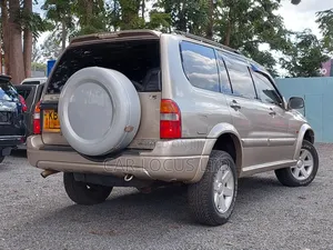 Suzuki Escudo 2001 Beige