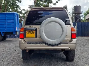 Suzuki Escudo 2001 Beige