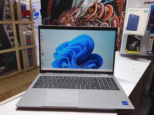 Laptop Dell Latitude 5520 8GB Intel Core i5 SSD 512GB