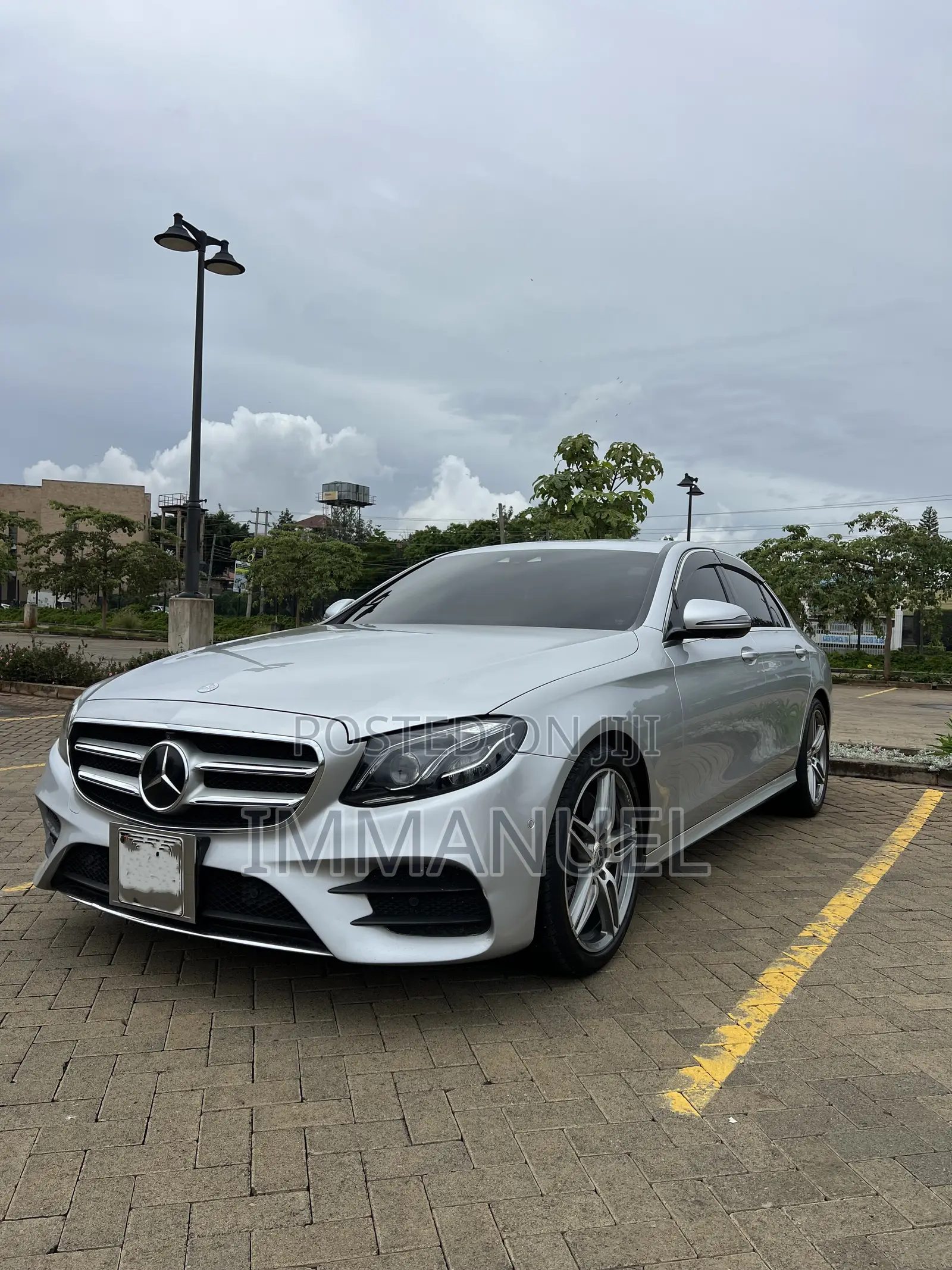 Mercedes-Benz E220 2016 Silver