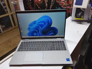 Laptop Dell Latitude 5520 8GB Intel Core i5 SSD 512GB