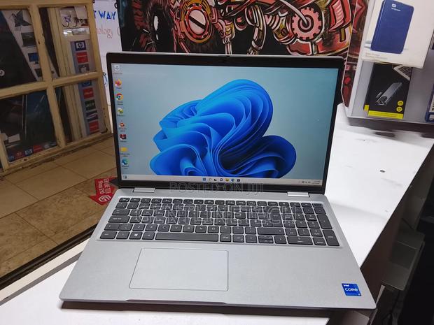 Laptop Dell Latitude 5520 8GB Intel Core i5 SSD 512GB