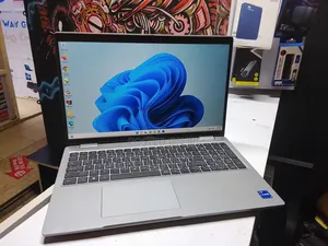 Laptop Dell Latitude 5520 8GB Intel Core i5 SSD 512GB