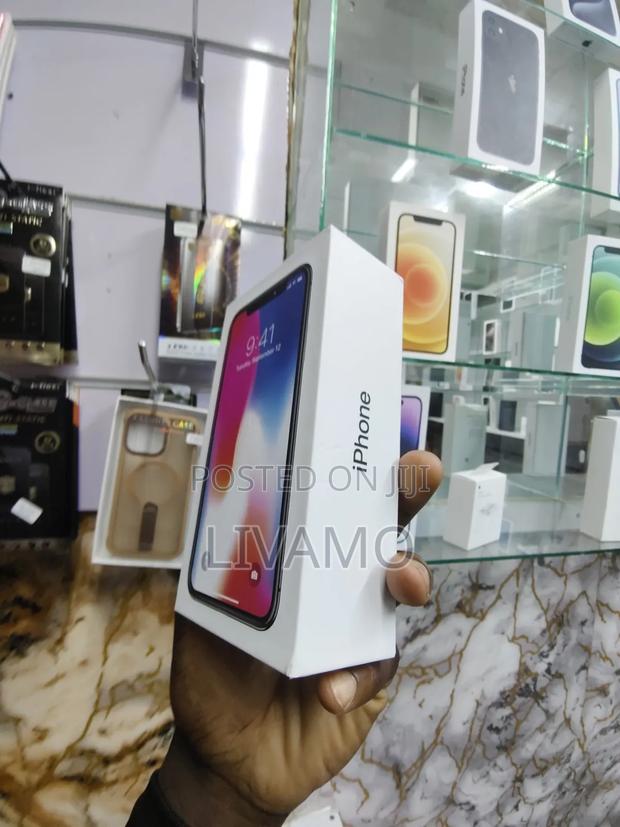 New Apple iPhone X 256 GB Black