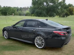 Toyota Crown 2019 Black