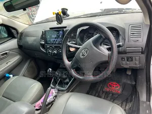 Toyota Hilux 2014 White