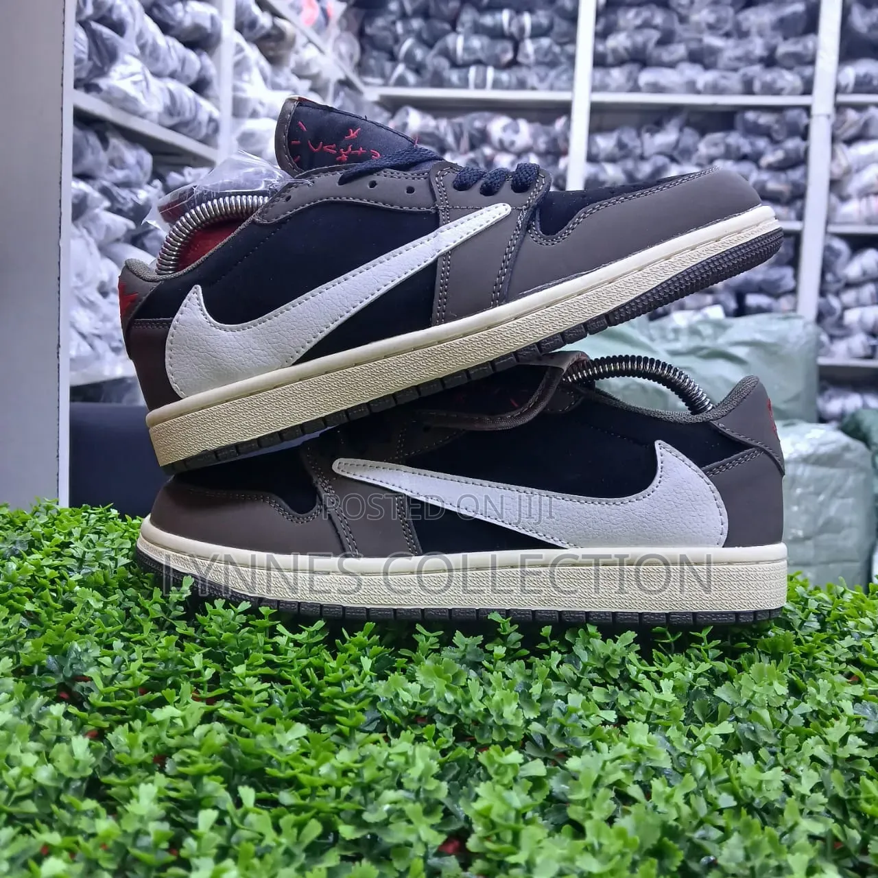 Air Jordan 1 Low Mocha Sneakers
