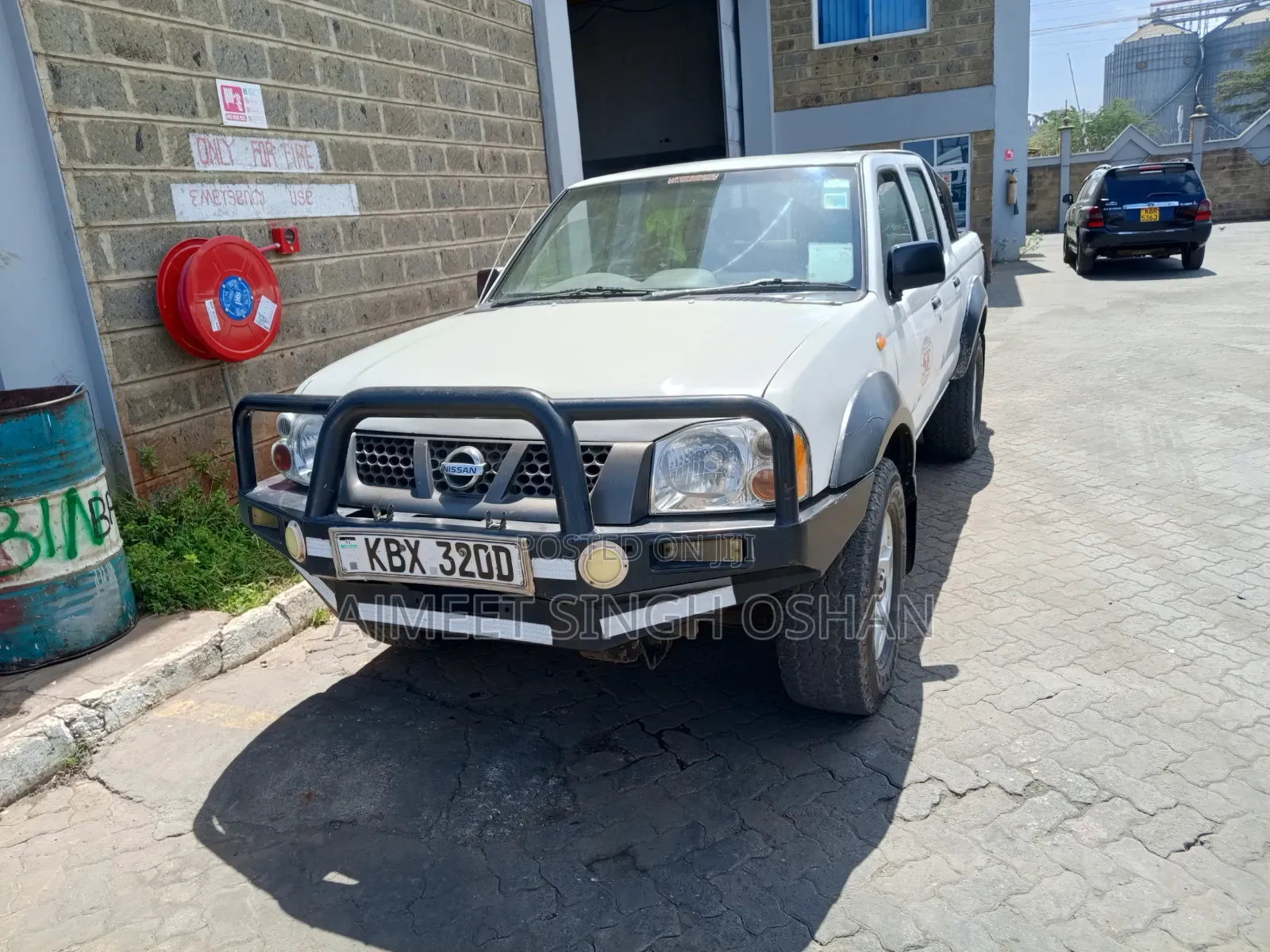 Nissan DoubleCab 2016 White