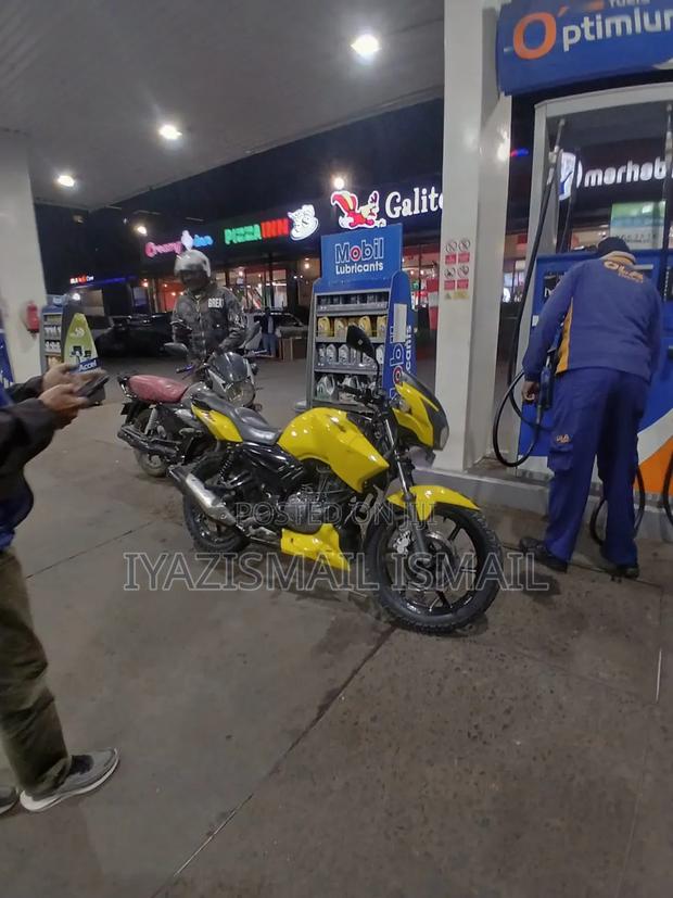 TVS Apache 160 4V 2019 Yellow - thumbnail 2
