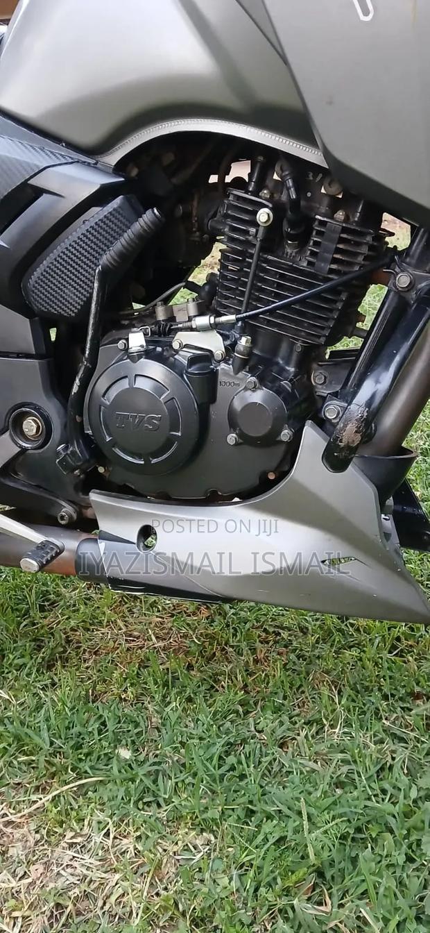 TVS Apache 160 4V 2019 Yellow - thumbnail 3