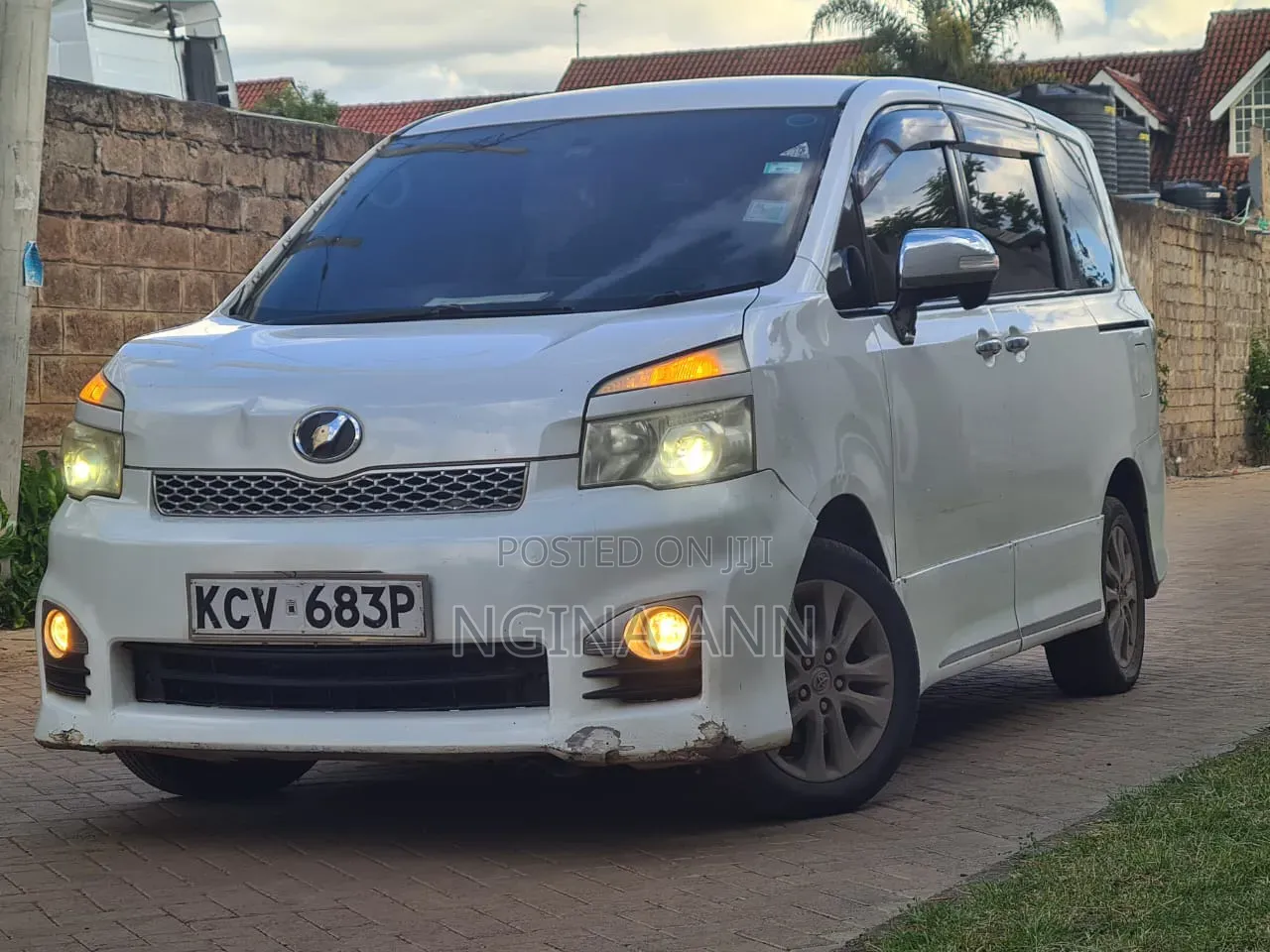 Toyota Voxy 2012 White