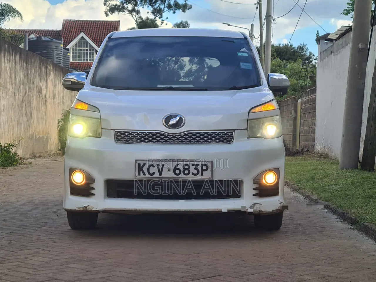 Toyota Voxy 2012 White