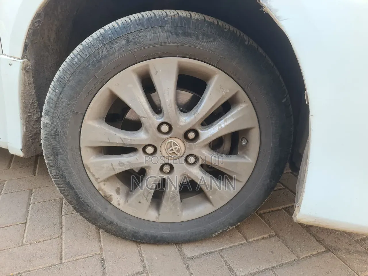 Toyota Voxy 2012 White