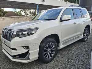Toyota Land Cruiser Prado 2.8 2021 Pearl