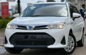 Toyota Corolla Fielder 1.5 Hybrid FWD 2019 White