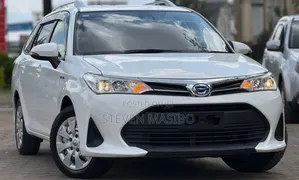 Toyota Corolla Fielder 1.5 Hybrid FWD 2019 White