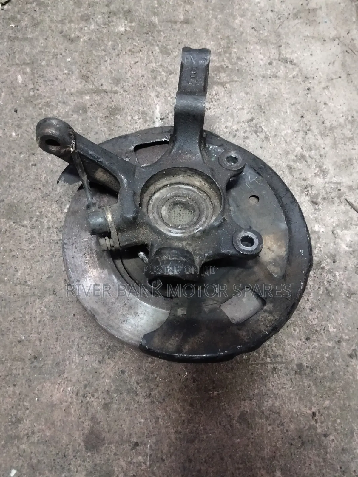 Nissan B 15 Front Hub