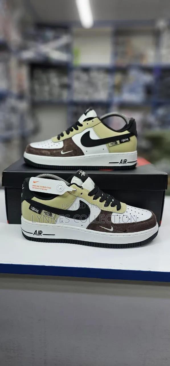 Air Force 1 Customized Sneakers - thumbnail 2