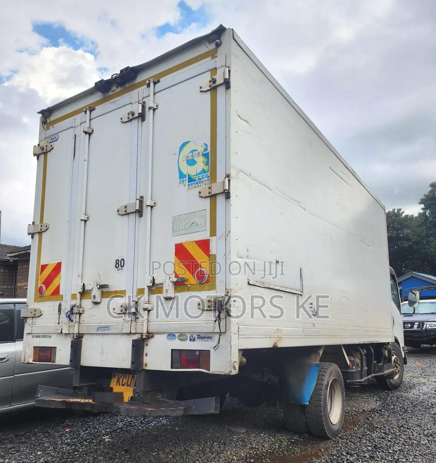 Isuzu NQR 2011 Silver