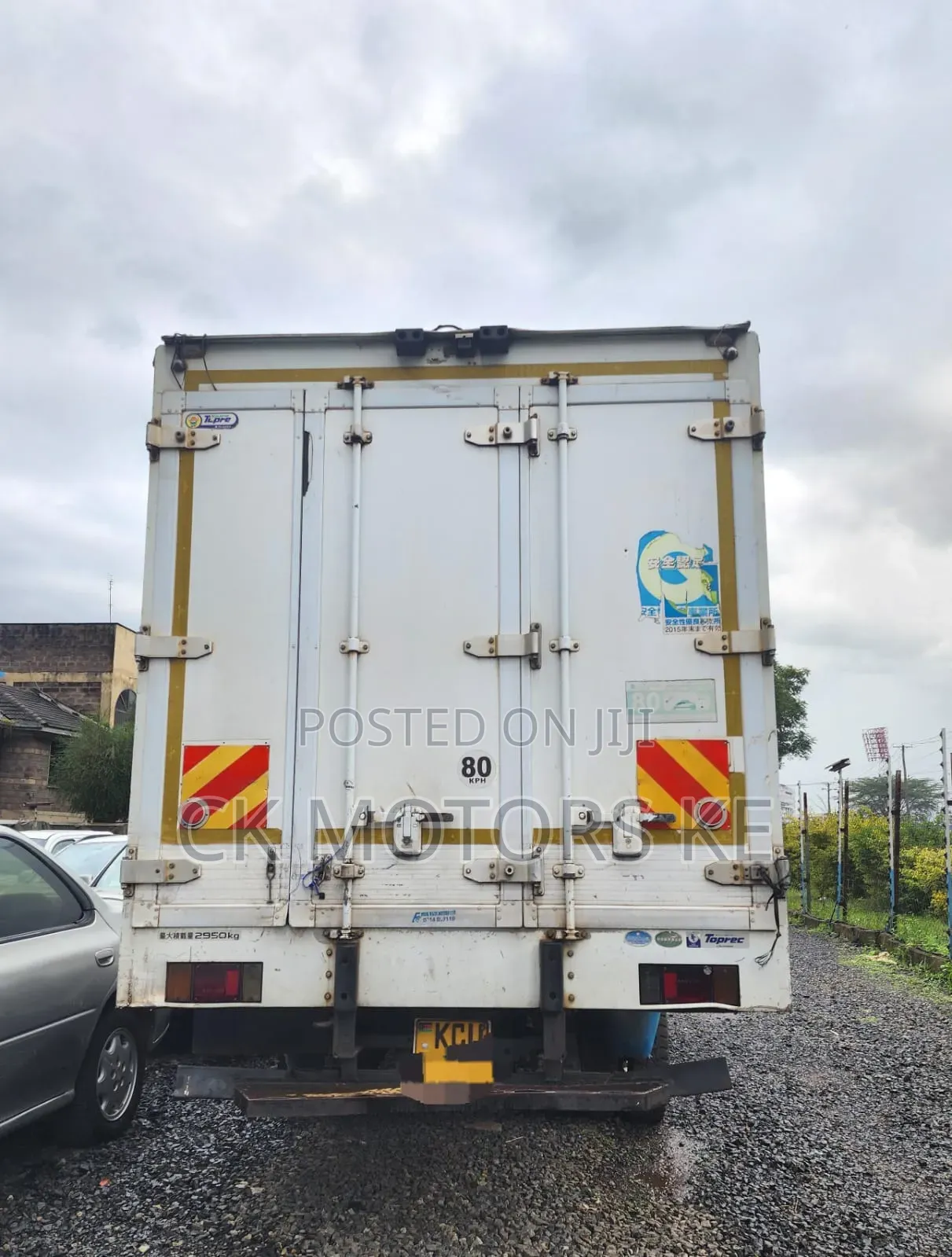 Isuzu NQR 2011 Silver