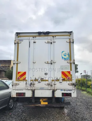 Isuzu NQR 2011 Silver