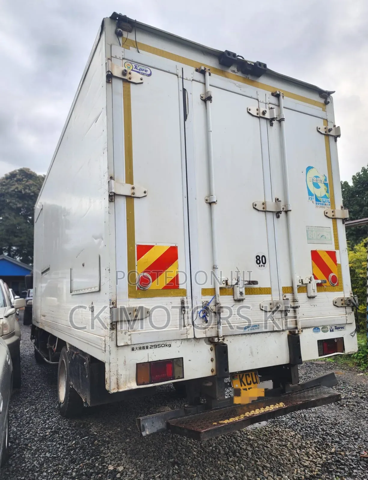 Isuzu NQR 2011 Silver