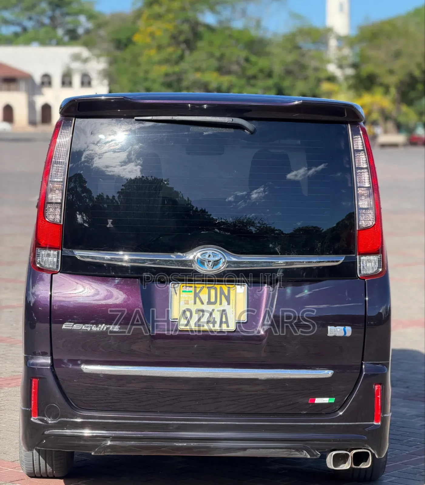 Toyota Esquire 2016 Purple
