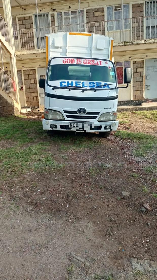 Toyota Dyna Diesel Double Tyre - thumbnail 3