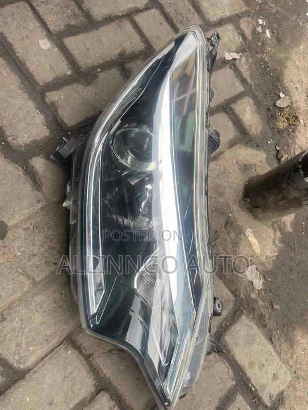 Nissan Note Headlight - main view