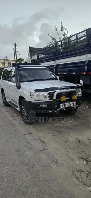 Toyota Land Cruiser 2009 White