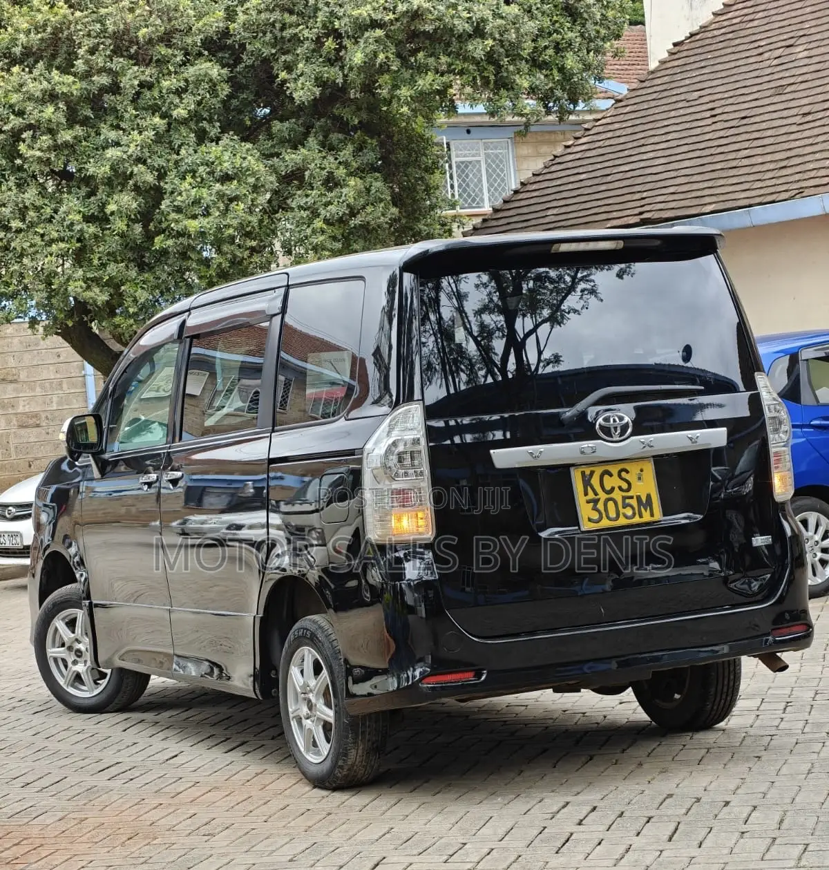 Toyota Voxy 2011 Black