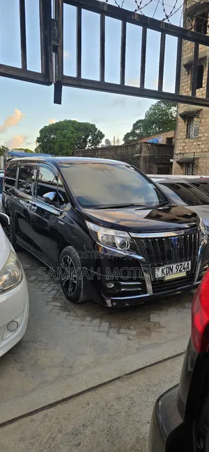 Toyota Esquire 2016 Black