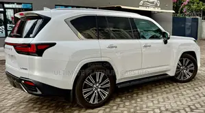 Lexus LX 600 2022 Pearl