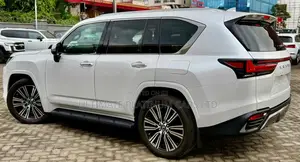 Lexus LX 600 2022 Pearl