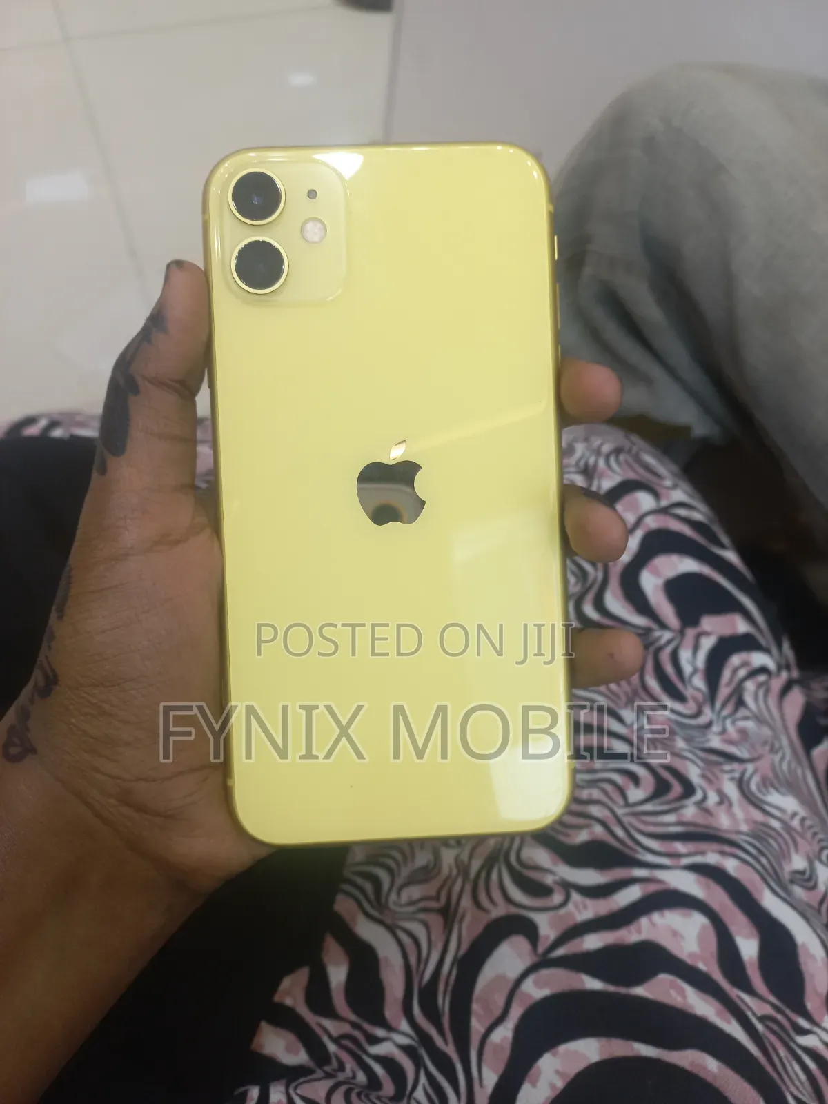 Apple iPhone 11 64 GB Yellow
